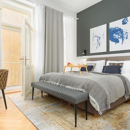 Stru House By Prague Days - Luxurious Apartments Next To National Theatre 외부 사진